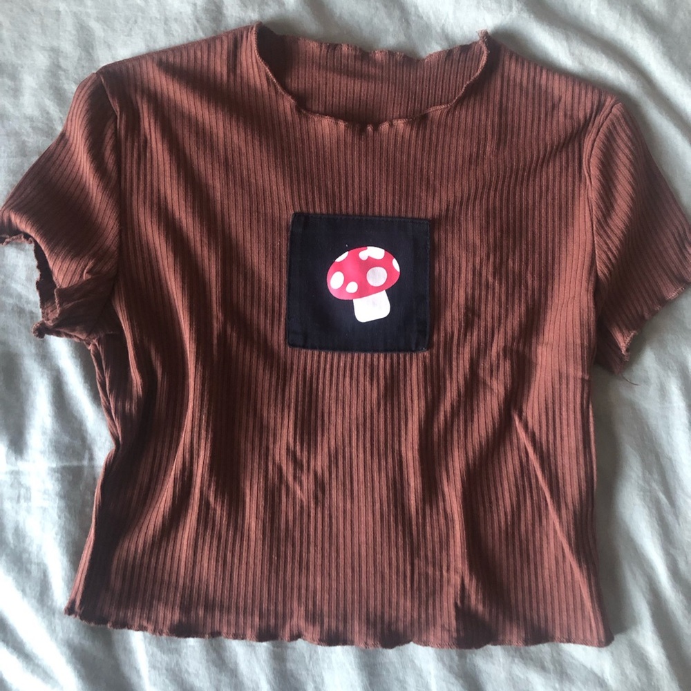 Cute cropped mushroom top